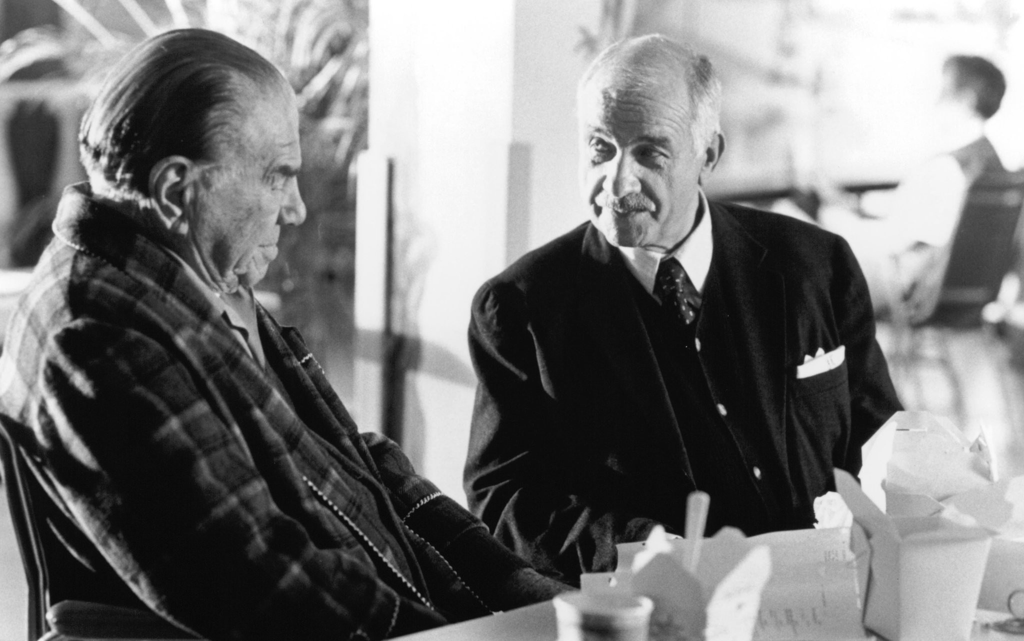 Armin Mueller-Stahl and Lionel Stander in The Last Good Time (1994)