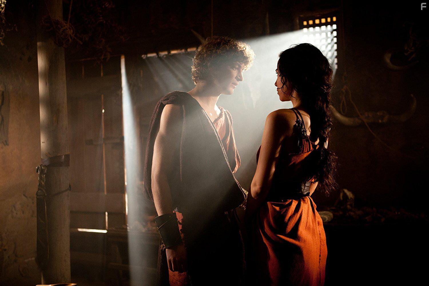 Karina Testa and Niels Schneider in Odysseus (2013)