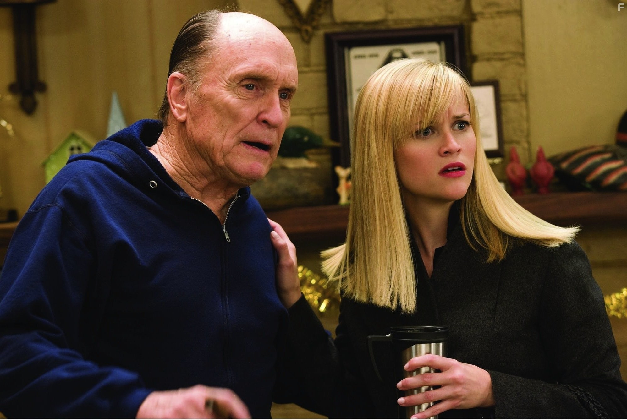 Robert Duvall and Reese Witherspoon in Четыре Рождества (2008)