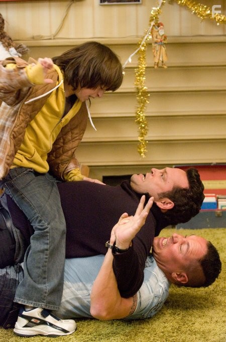 Vince Vaughn and Jon Favreau in Четыре Рождества (2008)