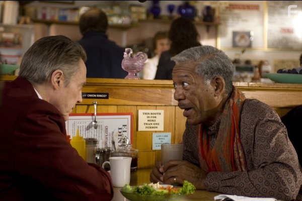 Morgan Freeman and Christopher Walken in Кража в музее (2009)