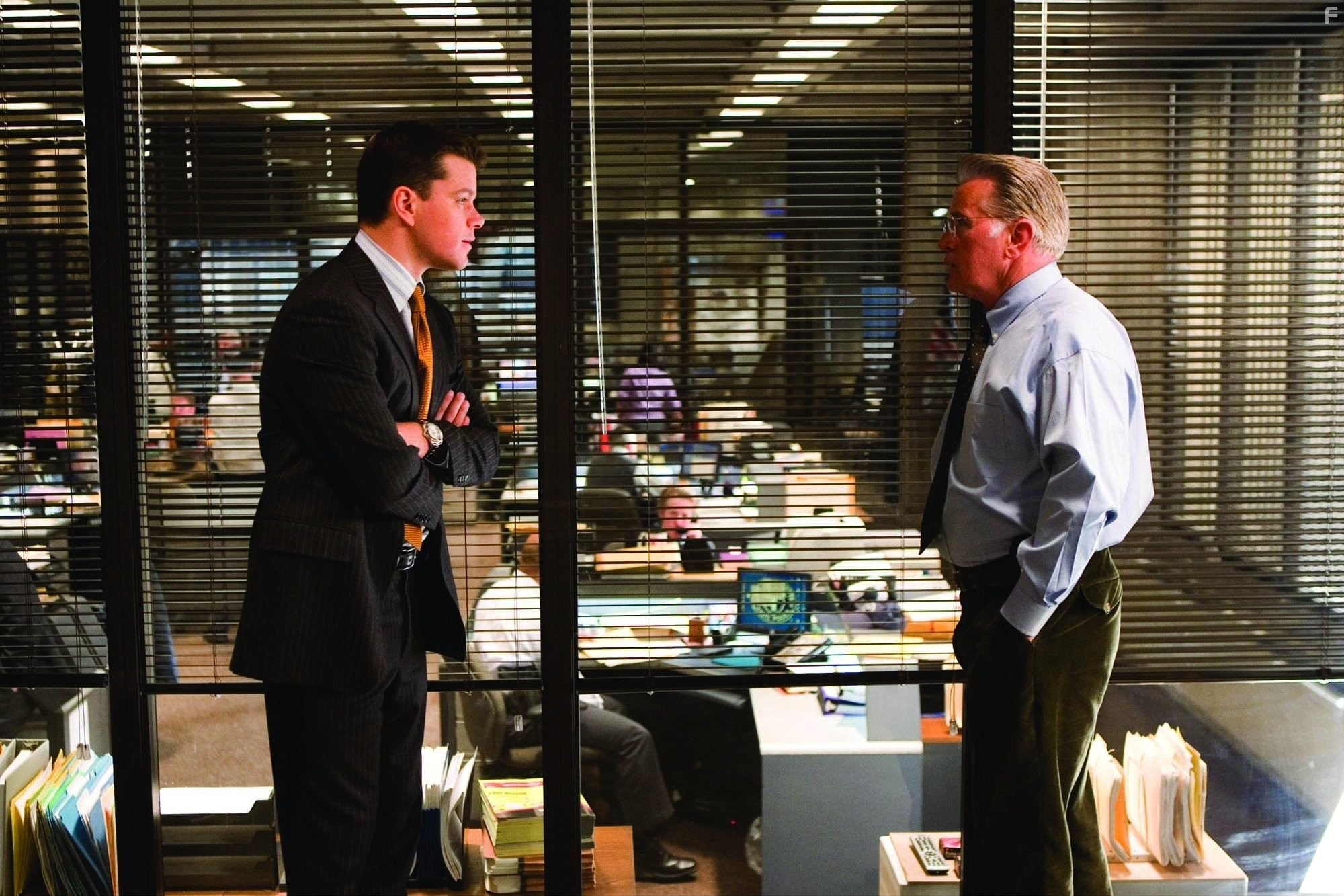 Matt Damon and Martin Sheen in Отступники (2006)