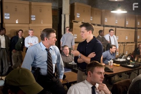 Alec Baldwin and Matt Damon in Отступники (2006)