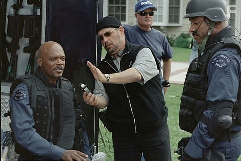 Samuel L. Jackson and LL Cool J in S.W.A.T.: Спецназ города ангелов (2003)