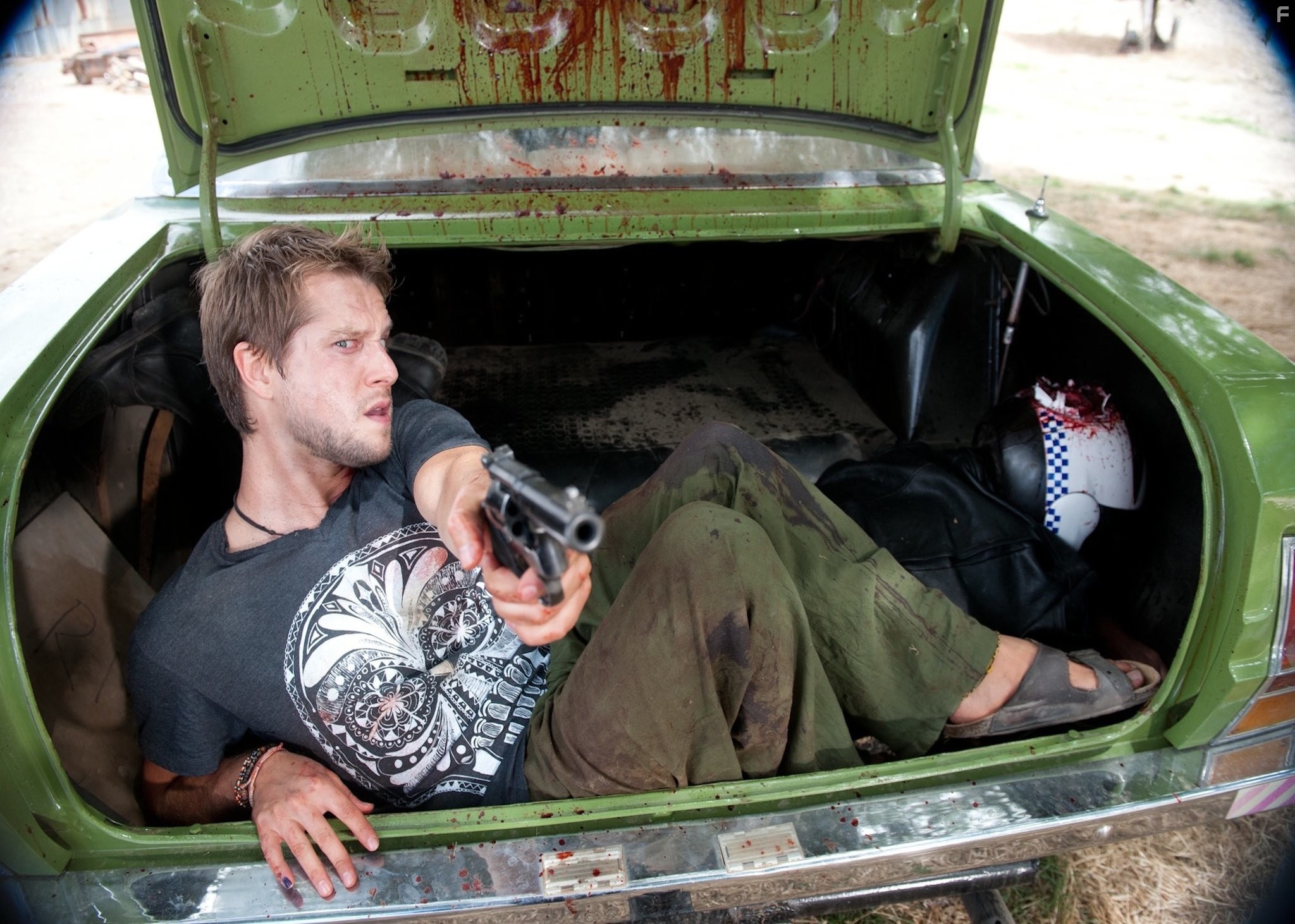 100 кровавых акров (2012)