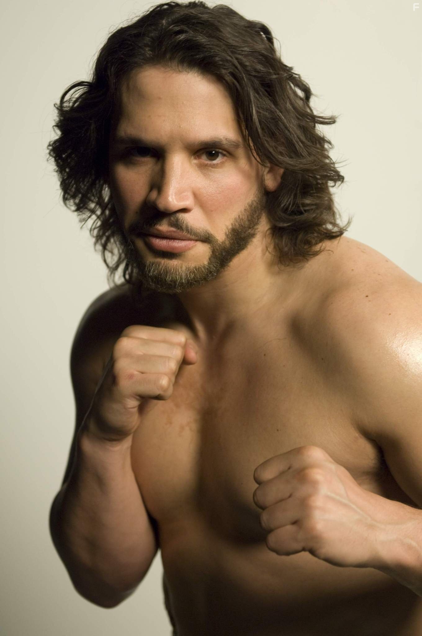 Sergio Peris-Mencheta in Ранчо любви (2010)