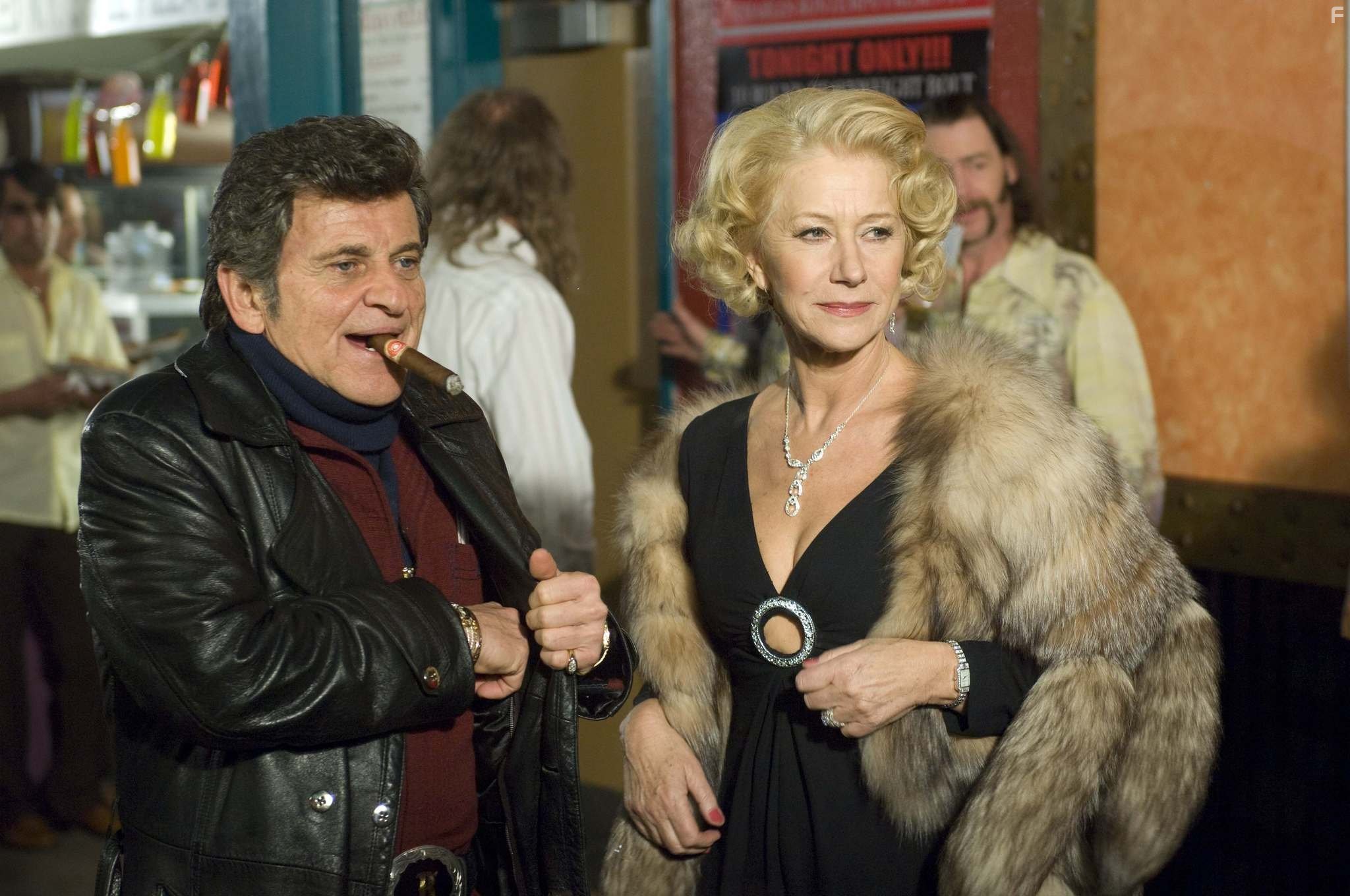 Helen Mirren and Joe Pesci in Ранчо любви (2010)