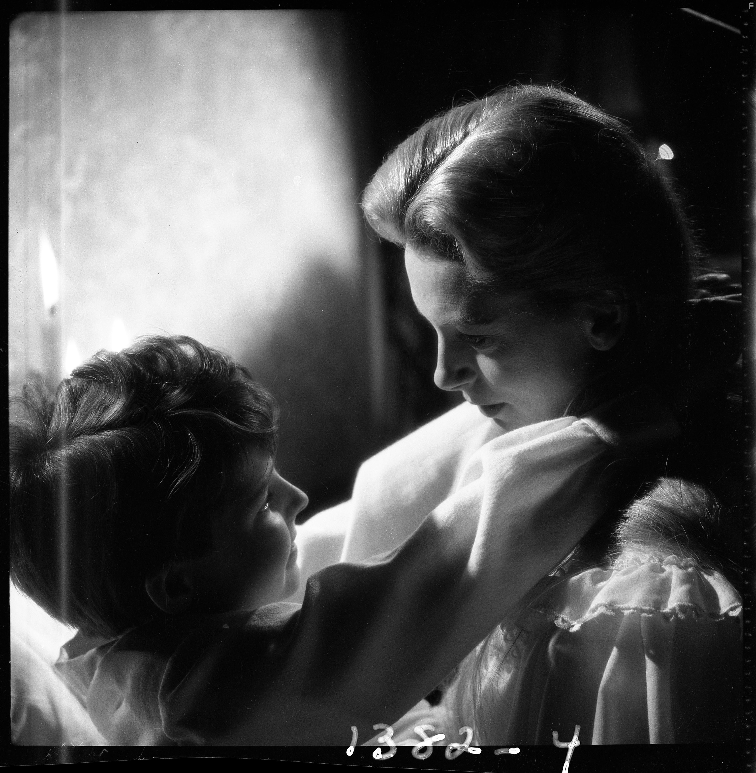 Deborah Kerr and Martin Stephens in Невинные (1961)