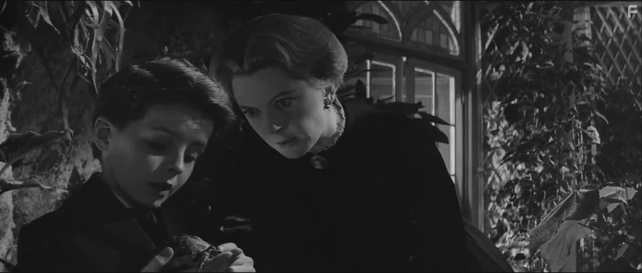 Deborah Kerr and Martin Stephens in Невинные (1961)