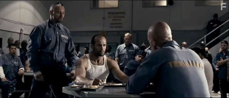 Jason Statham and Max Ryan in Смертельная гонка (2008)
