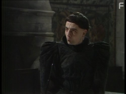 Rowan Atkinson in Чeрная гадюка (1982)