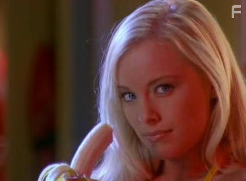 Jaime Bergman in Son of the Beach (2000)