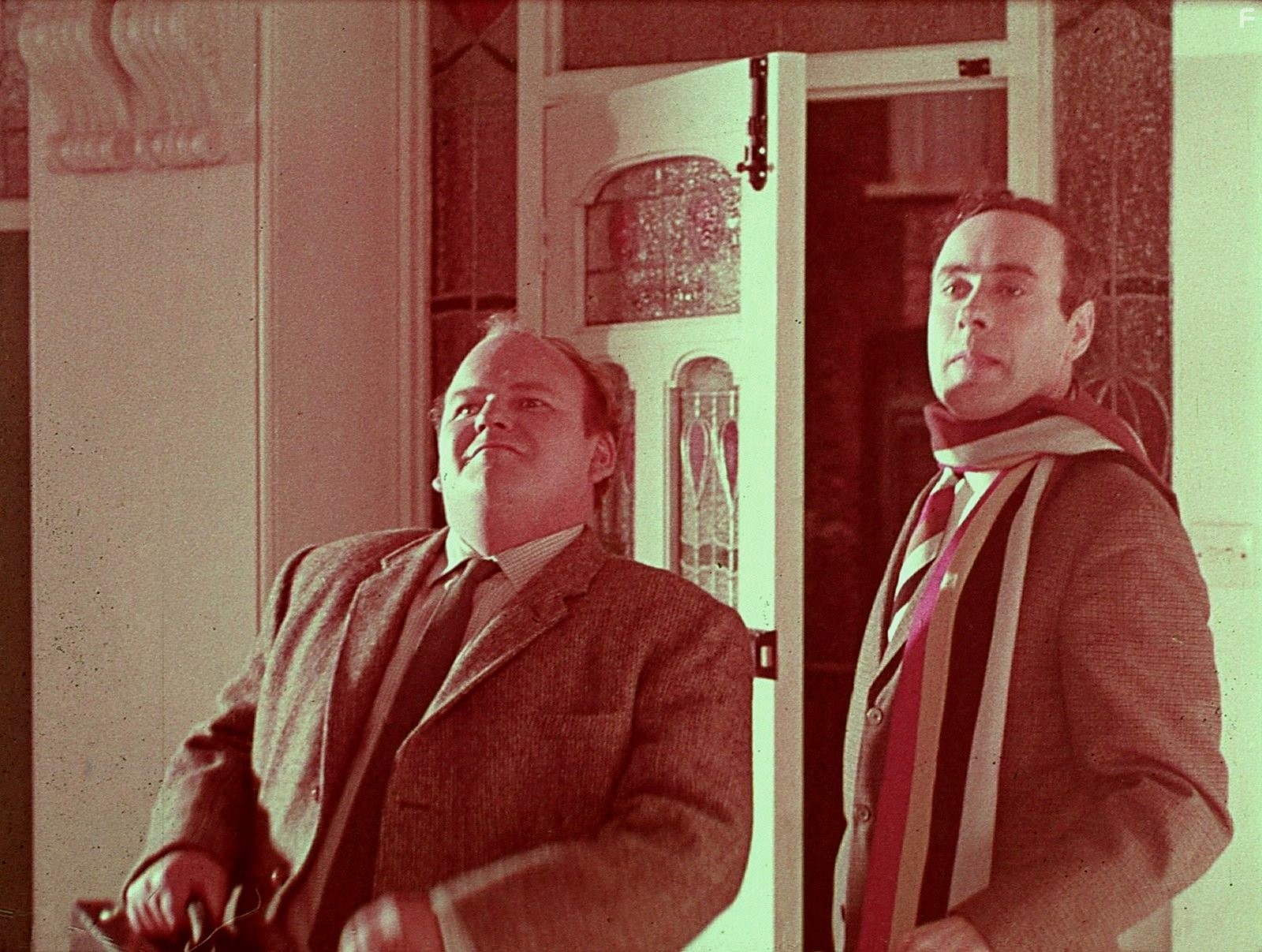 Roy Kinnear and Victor Spinetti in На помощь! (1965)