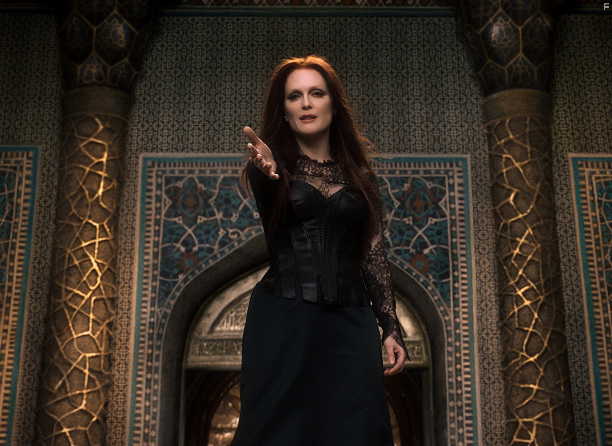 Julianne Moore in Седьмой сын (2014)