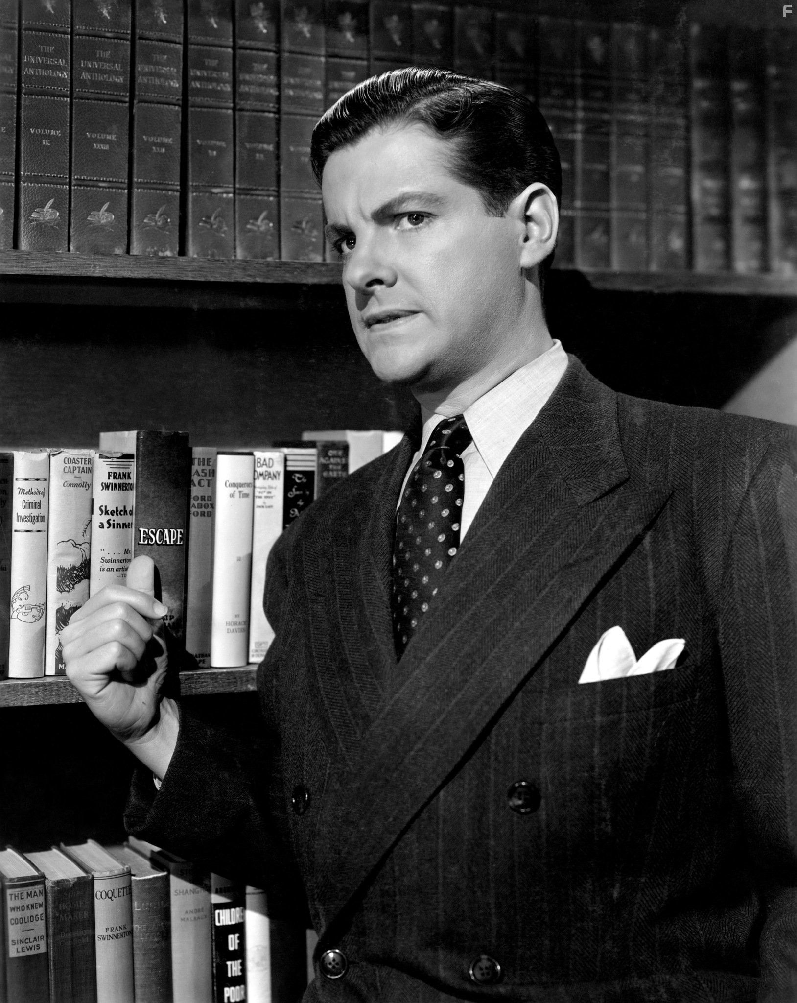 Robert Cummings in Диверсант (1942)