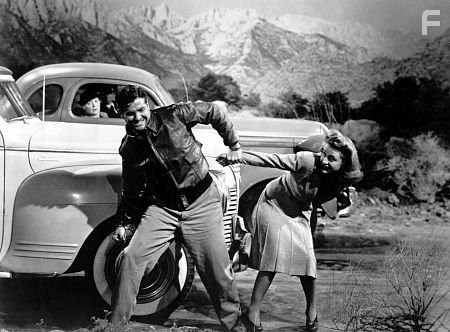 "Saboteur" Robert Cummings and Priscilla Lane 1942 Universal