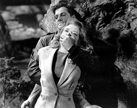 "Saboteur" Robert Cummings and Priscilla Lane 1942 Universal