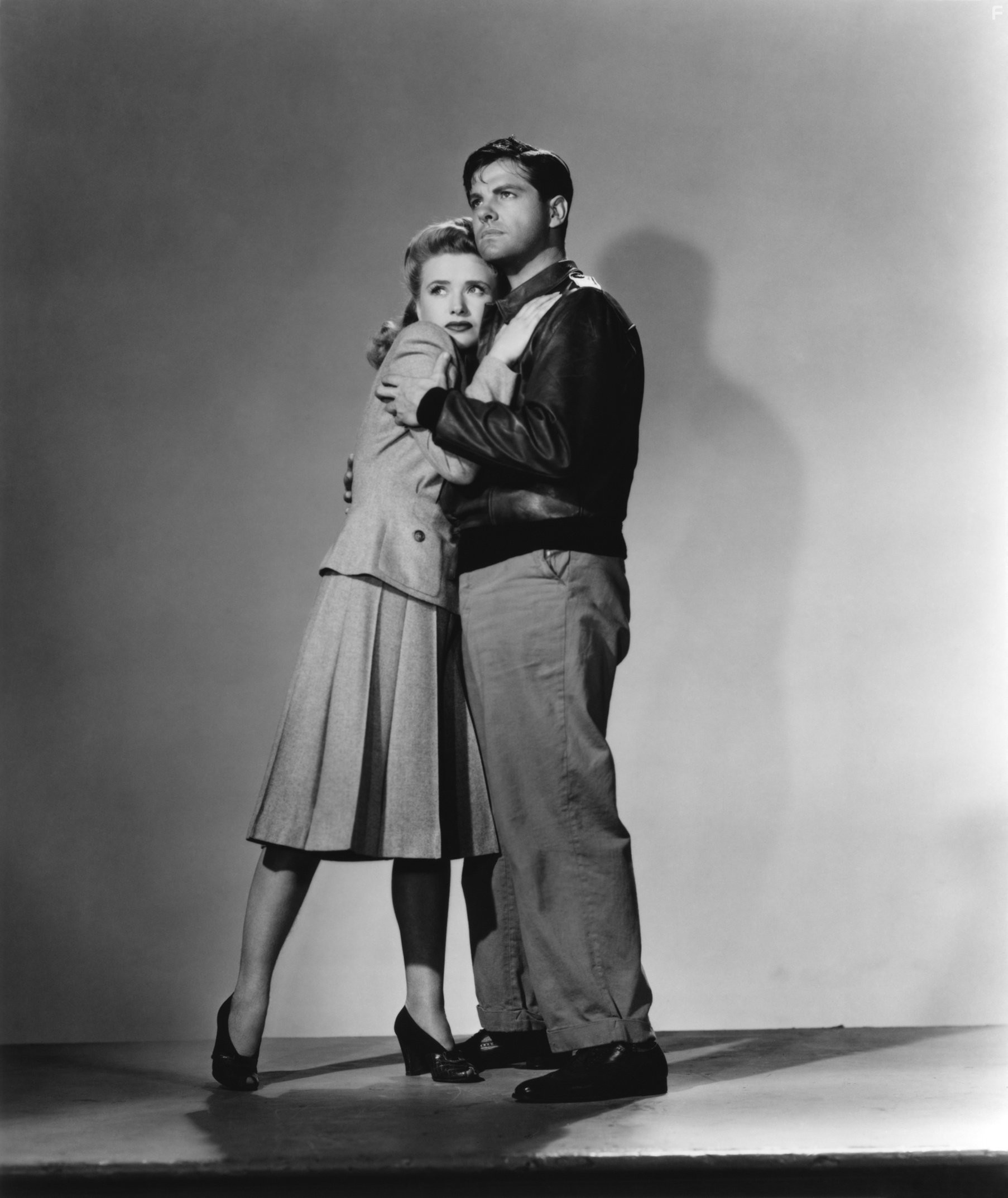 Robert Cummings and Priscilla Lane in Диверсант (1942)