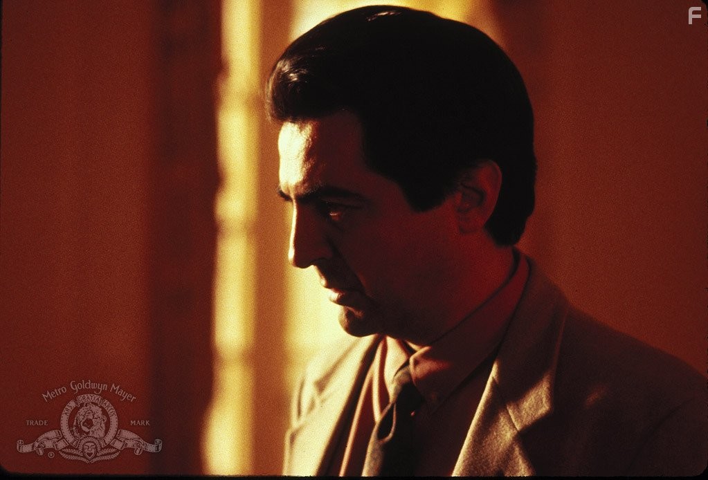 Joe Mantegna in Элис (1990)