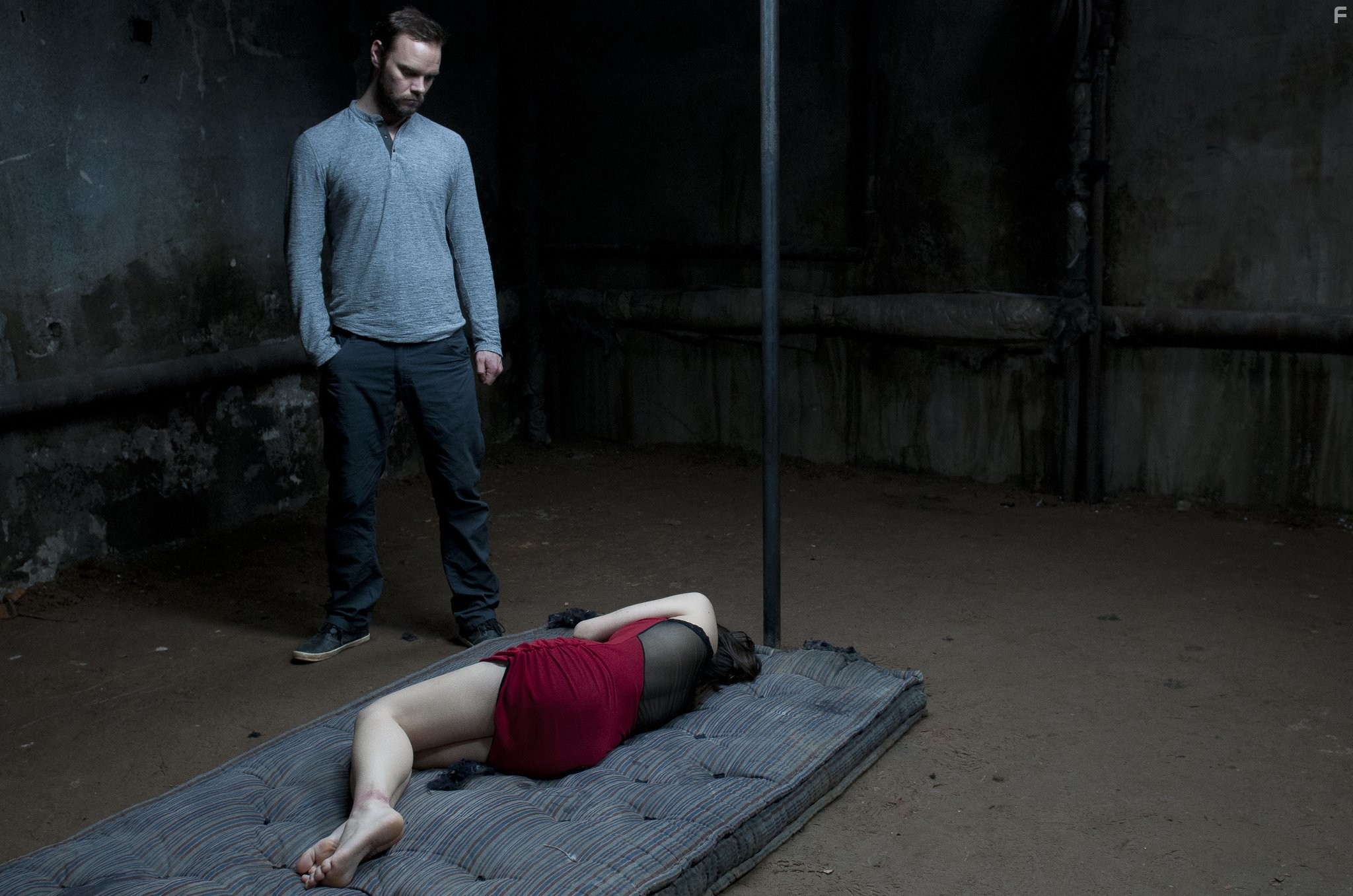 Joe Absolom and Jemma Dallender in Я плюю на ваши могилы 2 (2013)