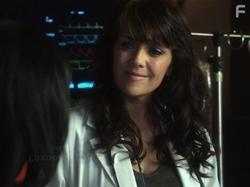 Amanda Tapping in Убежище (2008)
