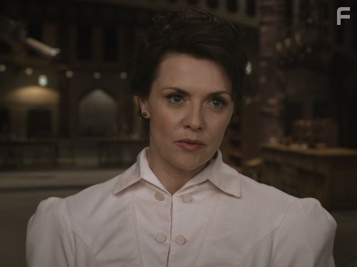 Amanda Tapping in Убежище (2008)