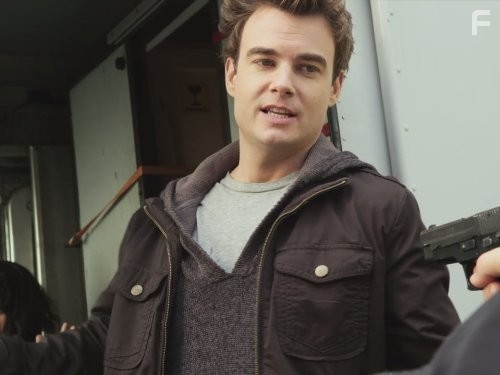 Robin Dunne in Убежище (2008)
