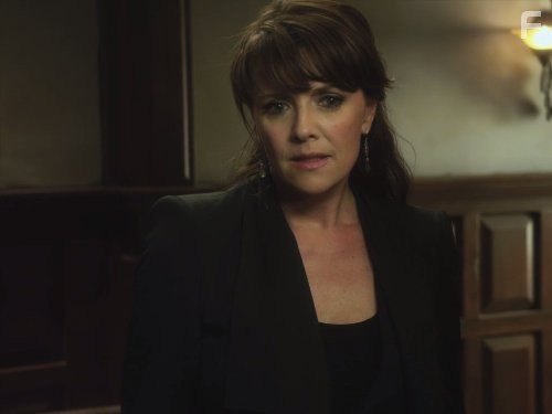 Amanda Tapping in Убежище (2008)
