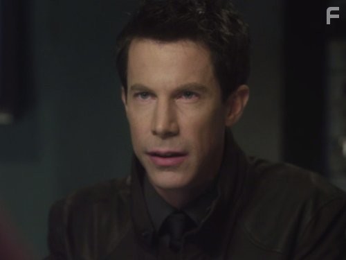 Jonathon Young in Убежище (2008)