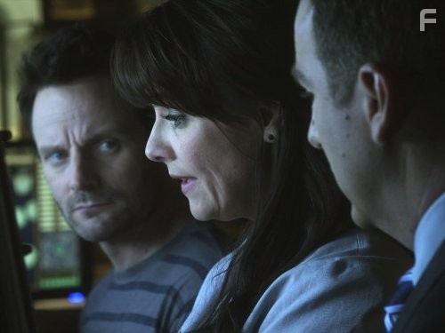 Kurt Evans, Ryan Robbins, and Amanda Tapping in Убежище (2008)