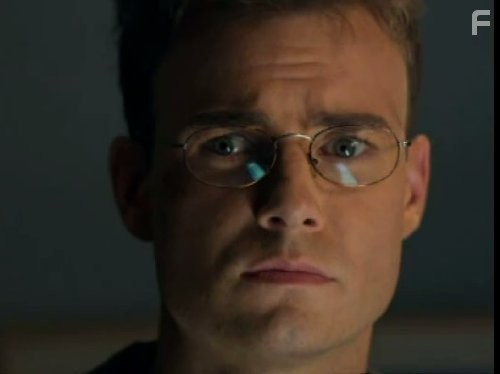 Robin Dunne in Убежище (2008)
