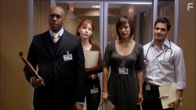 Nicholas Gonzalez and Jacqueline McKenzie in Сознание (2009)