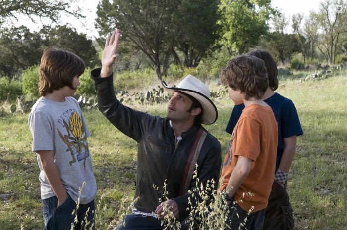 Robert Rodriguez, Trevor Gagnon, Leo Howard, and Rebel Rodriguez in Камень желаний (2009)