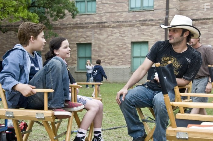 Robert Rodriguez, Jimmy Bennett, and Jolie Vanier in Камень желаний (2009)