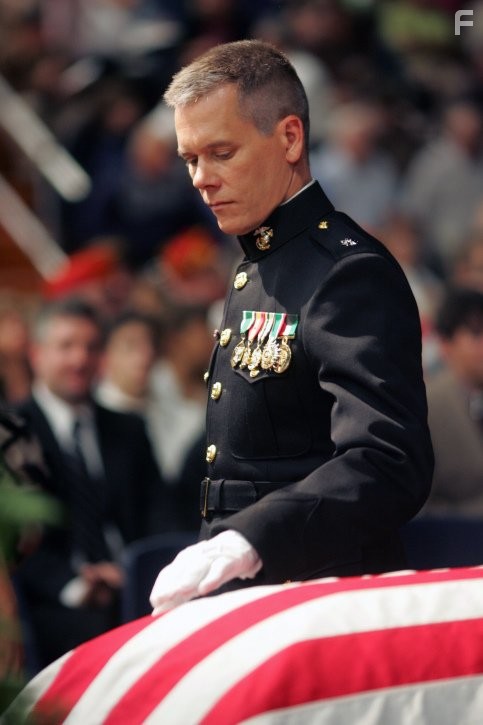 Kevin Bacon in Забирая Чэнса (2009)