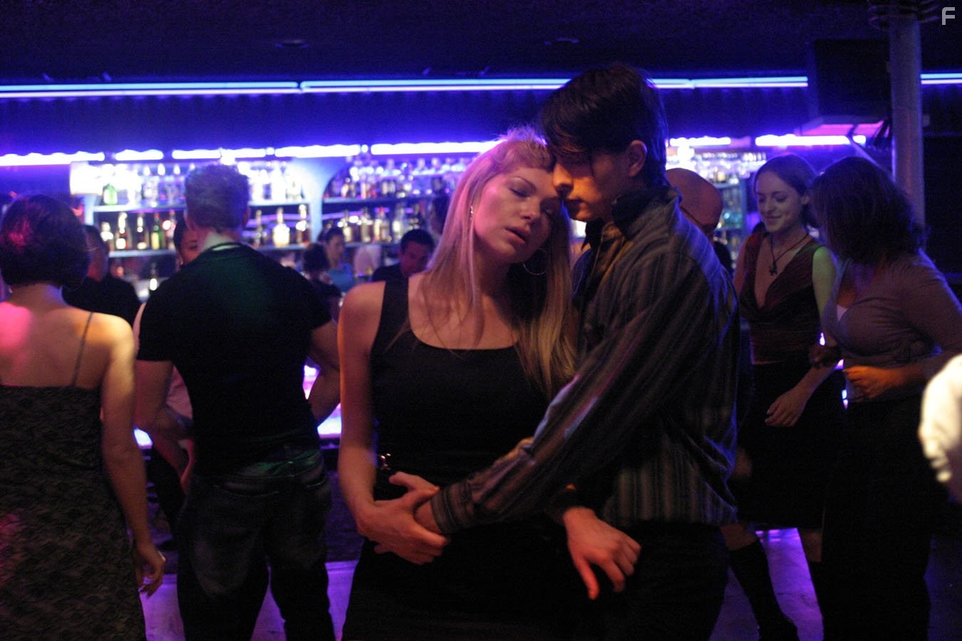 Laura Prepon and Brandon Routh in Карла (2006)