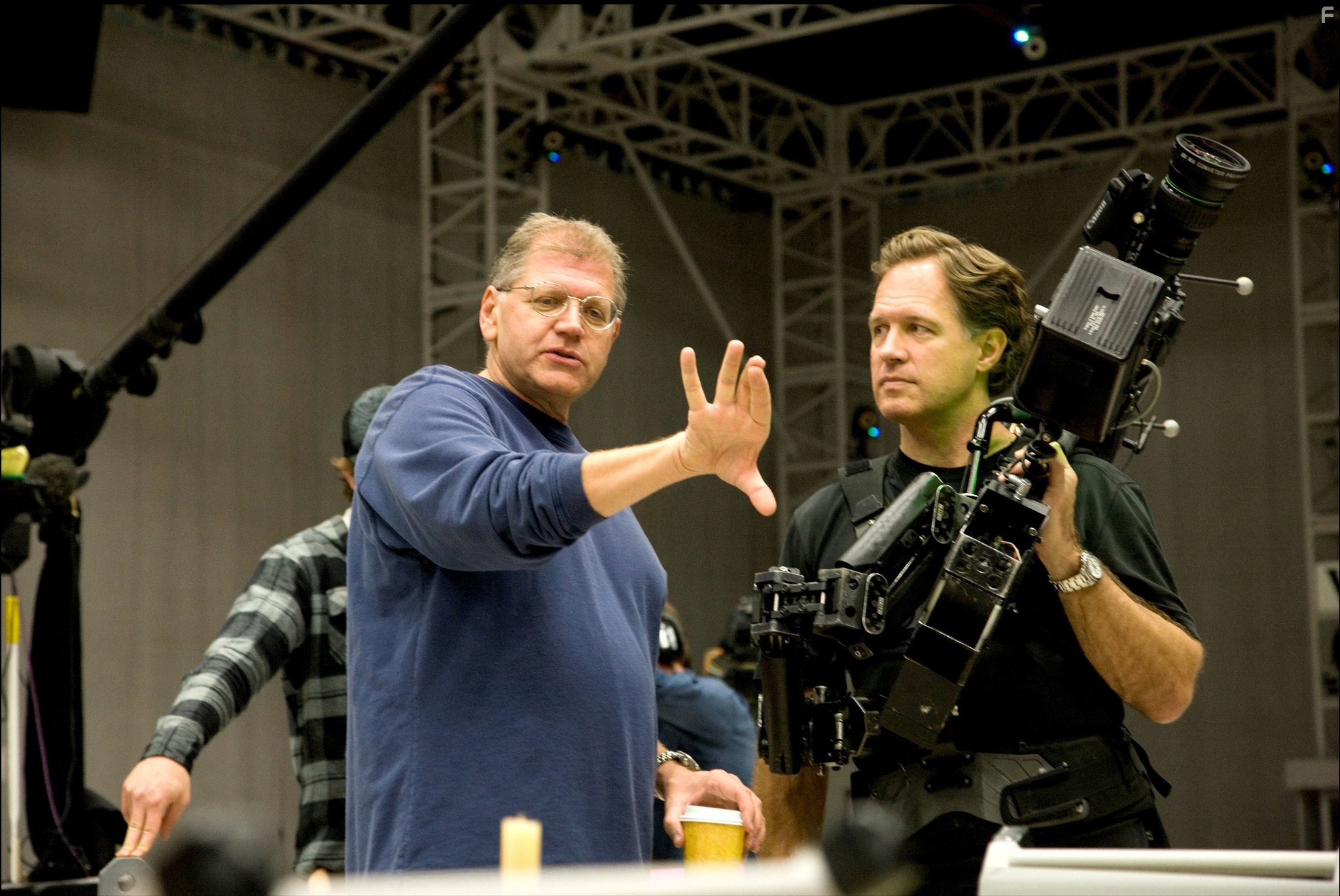 Robert Zemeckis and Robert Presley in Рождественская история (2009)