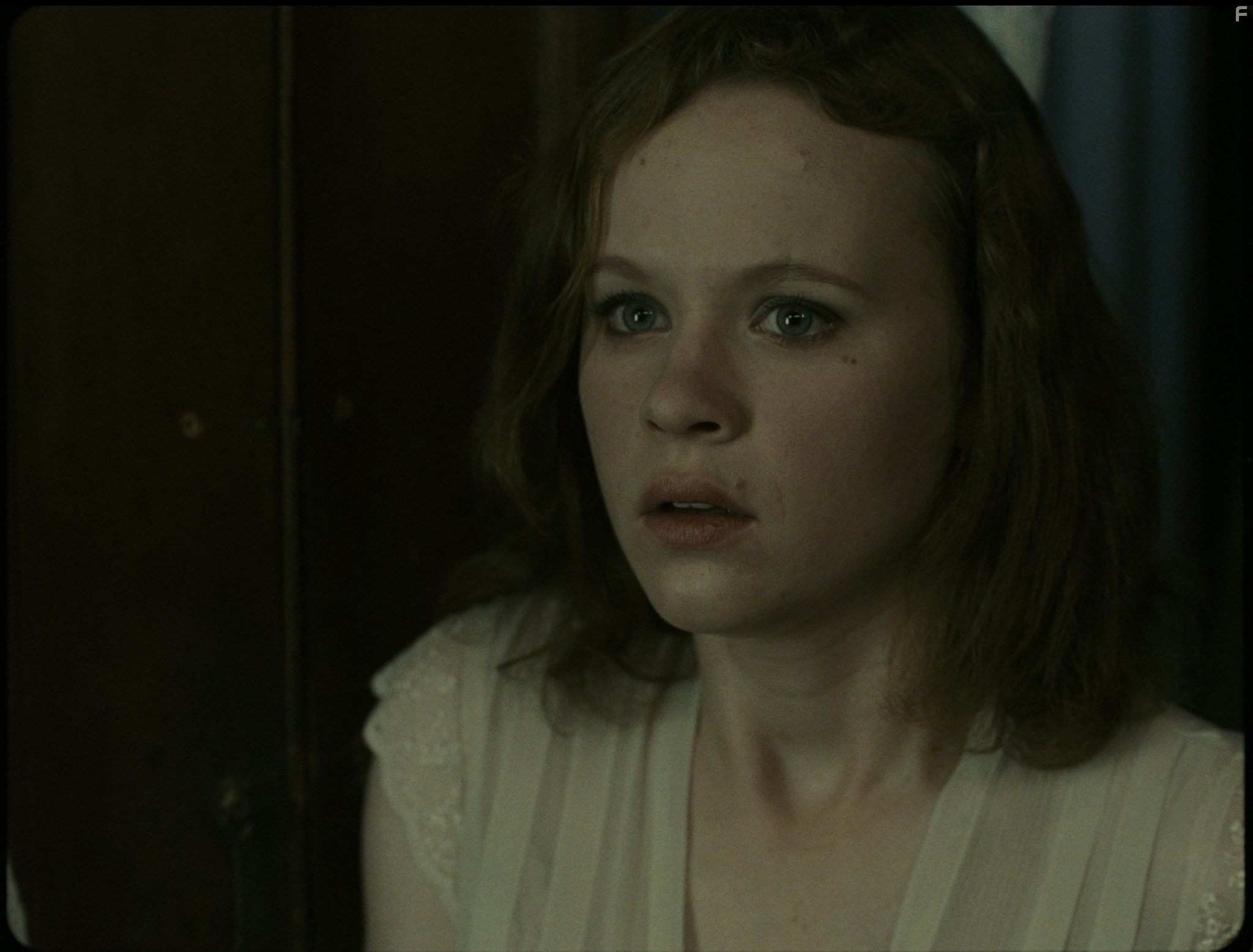 Thora Birch in Дедлайн. (2009)