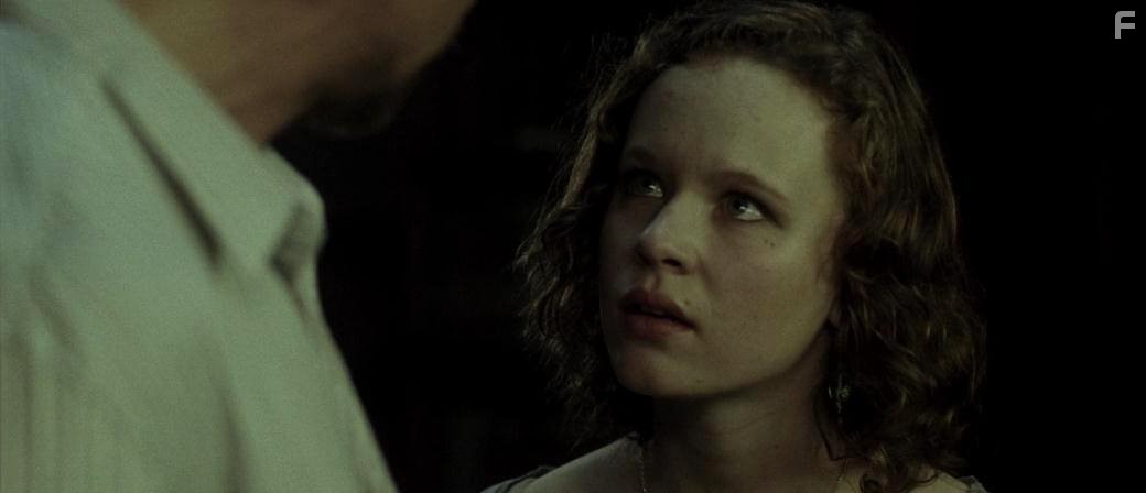 Thora Birch in Дедлайн. (2009)