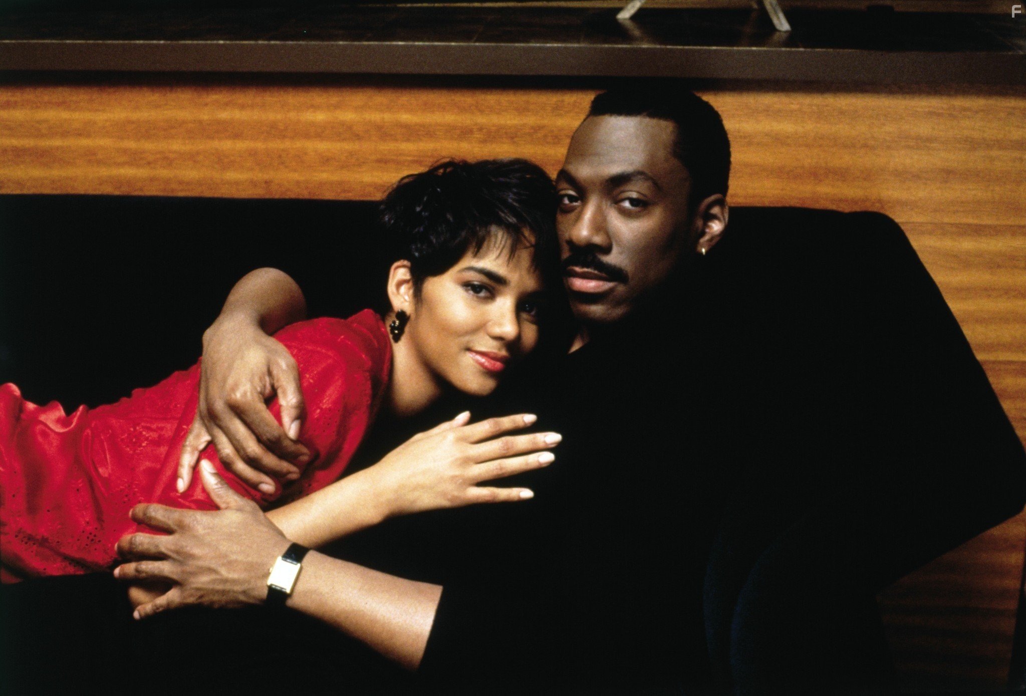 Eddie Murphy and Halle Berry in Бумеранг (1992)