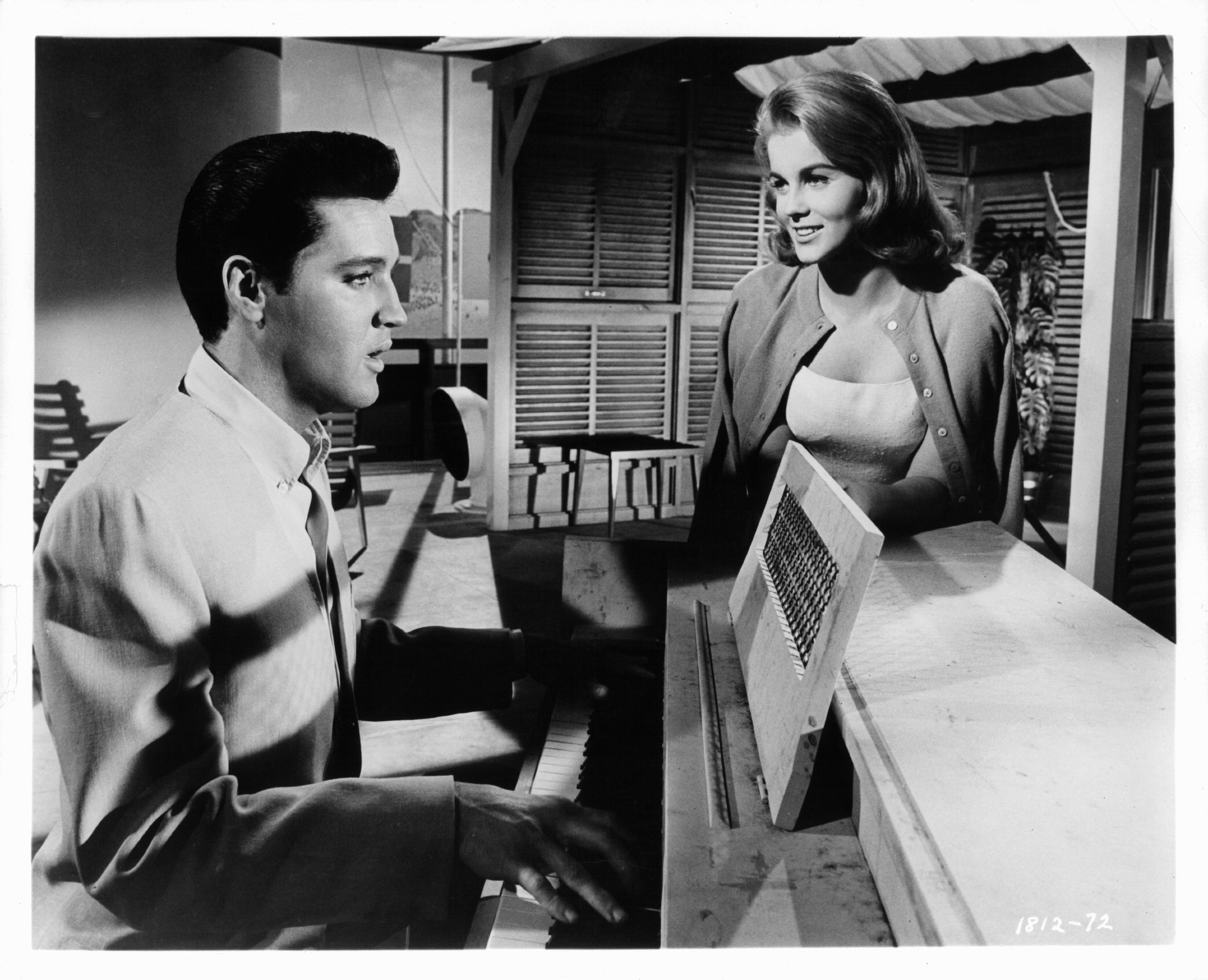 Elvis Presley and Ann-Margret in Да здравствует Лас-Вегас (1964)