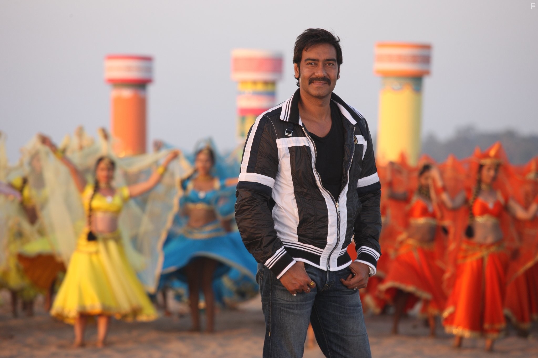 Ajay Devgn in Мужественный (2013)