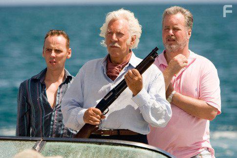 Donald Sutherland and Ewen Bremner in Fool's Gold (2008)