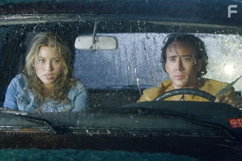 Nicolas Cage and Jessica Biel in Пророк (2007)