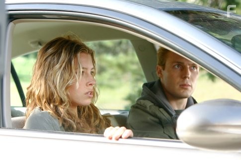 Jessica Biel and Nicolas Pajon in Пророк (2007)