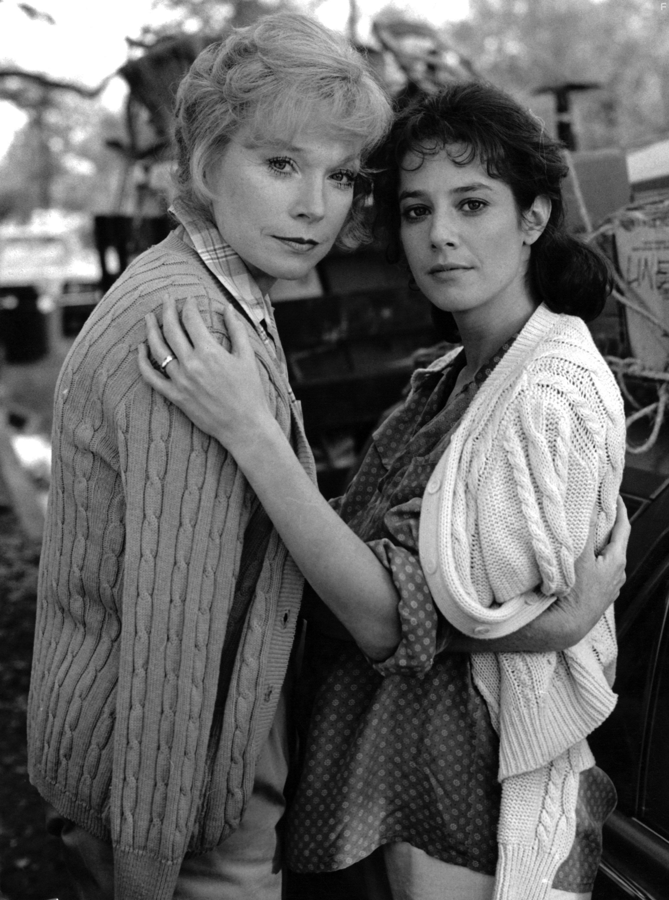 Shirley MacLaine and Debra Winger in Язык нежности (1983)