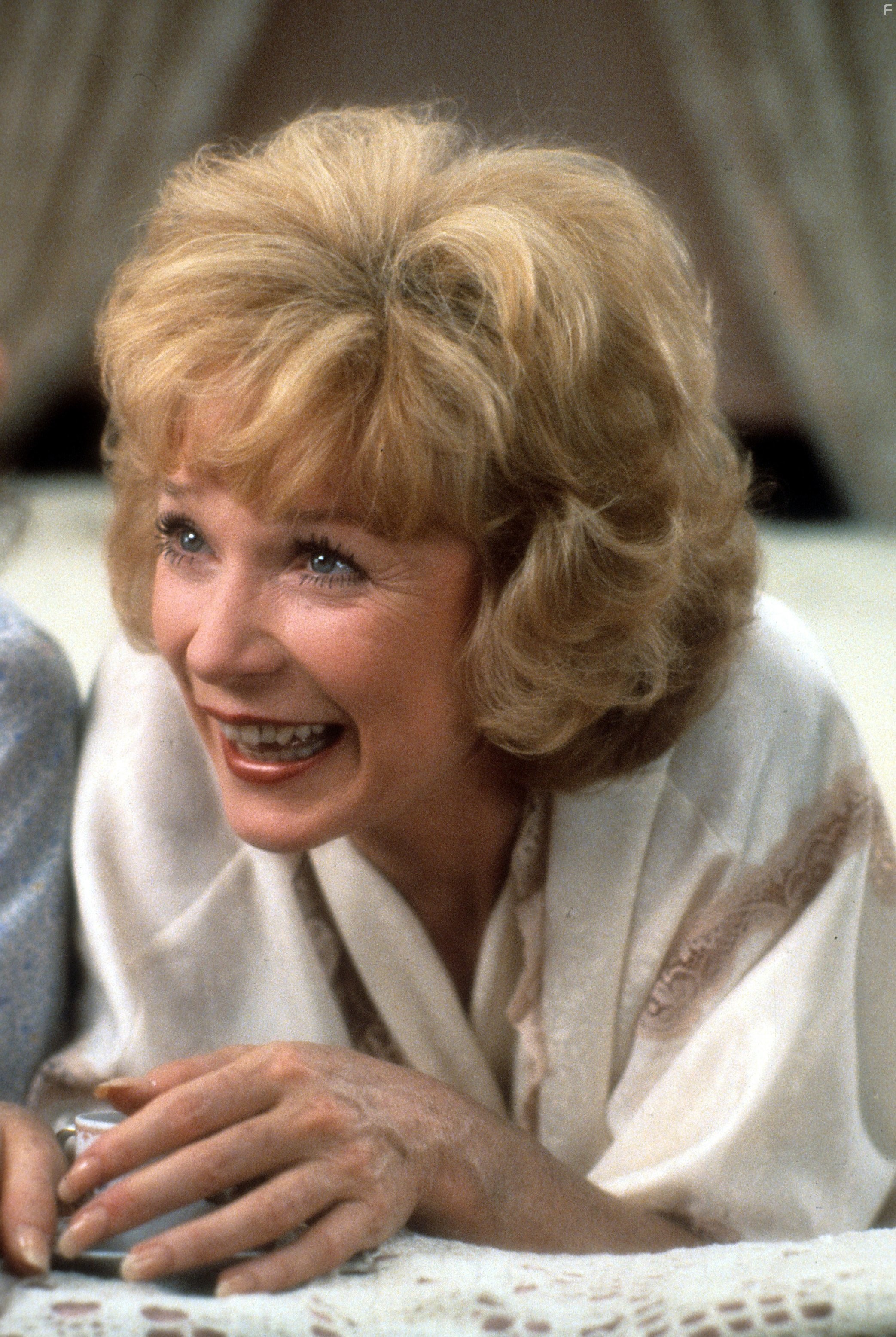 Shirley MacLaine in Язык нежности (1983)