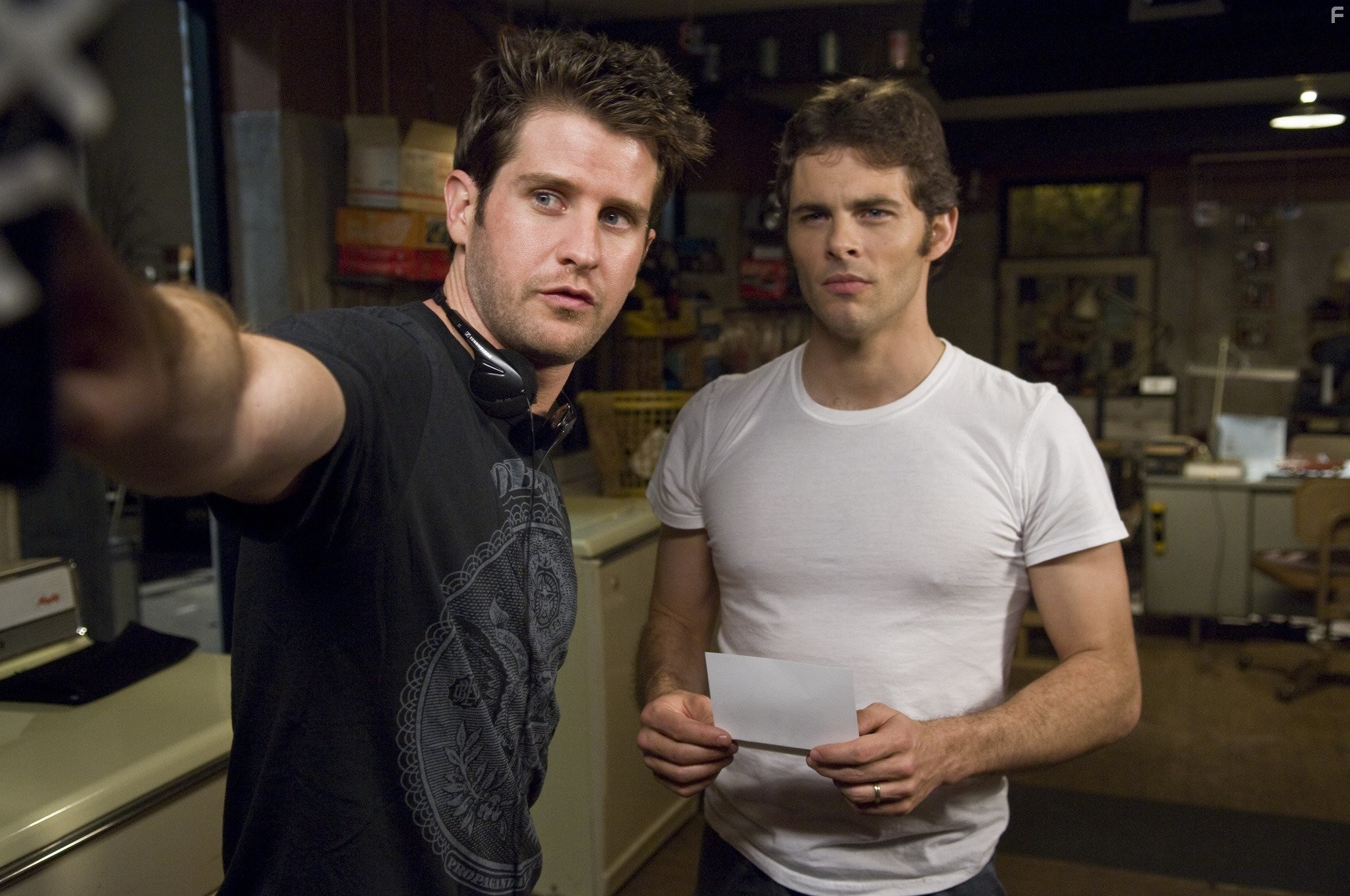 James Marsden and Richard Kelly in Посылка (2009)