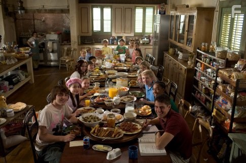 Drake Bell, Sean Faris, Tyler Patrick Jones, Danielle Panabaker, Katija Pevec, Slade Pearce, Miranda Cosgrove, Haley Ramm, Dean Collins, Little JJ, Miki Ishikawa, Bridger Palmer, Andrew Vo, Ty Panitz, Jessica Habib, Jennifer Habib, Brecken Palmer, and Nicholas Roget-King in Твои, мои и наши (2005)