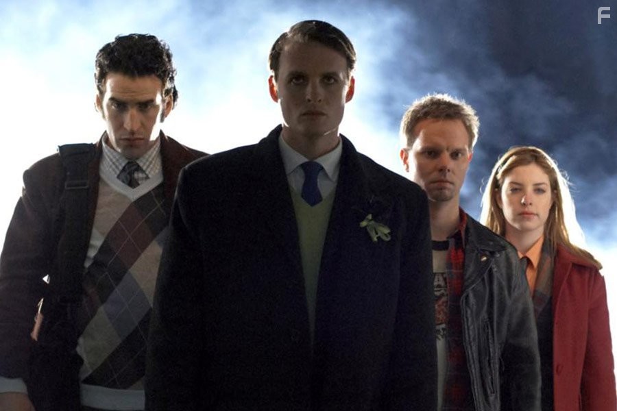 Greg Bryk, Maggie Castle, Shayne Wyler, and Dax Ravina in Роковой город (2007)